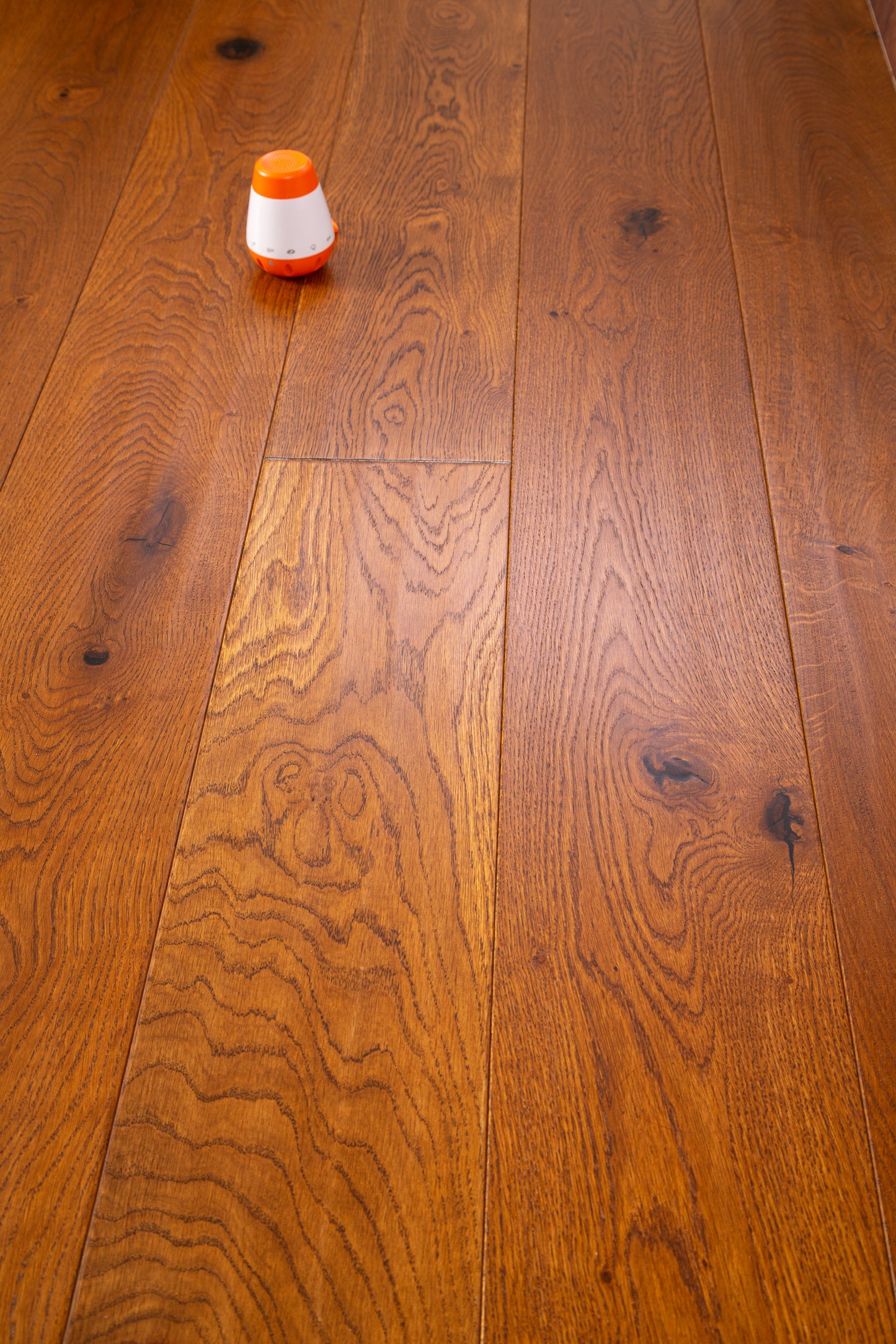 20/6x190x1900mm Handscraped Golden Lacquered